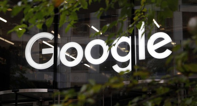 Ông Trump nói sẽ điều tra cáo buộc Google 'phản quốc'
