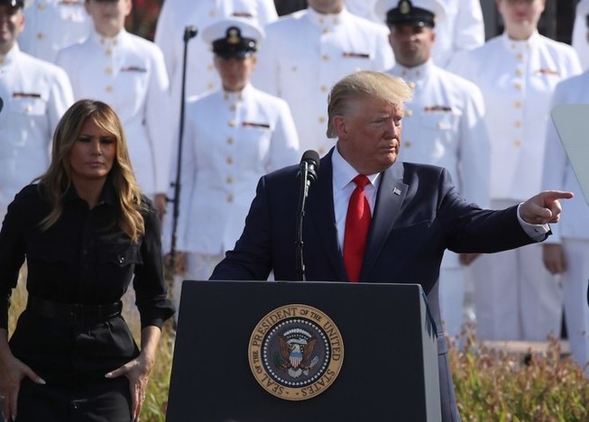 Ông Trump thề sẽ đánh mạnh vào Taliban hơn bao giờ hết