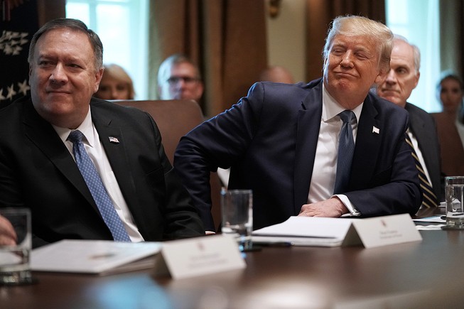 Ngoại trưởng Mỹ Pompeo không được kiêm nhiệm cố vấn an ninh