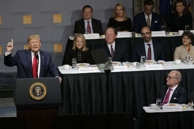 Ông Trump: Chưa nước nào thông thương gian dối như Trung Quốc