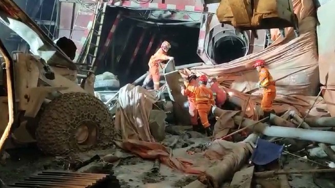 Trung Quốc: Sập đường hầm cao tốc, 4 người chết