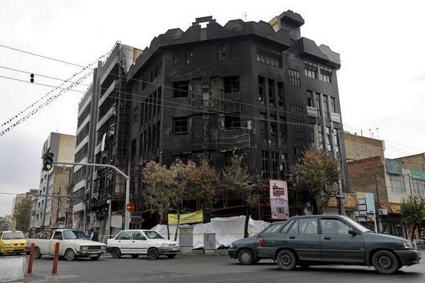 Iran: 731 ngân hàng và 140 trụ sở chính quyền đã cháy
