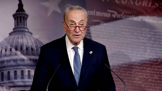 'Các nhân chứng phải có mặt tại phiên tòa luận tội ông Trump'