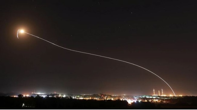 Tên lửa phóng từ Gaza, Thủ tướng Netayahu phải sơ tán