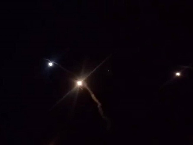 Tên lửa đạn đạo của Iran tấn công vào căn cứ không quân Ayn al-Asad của Mỹ ở Iraq hôm