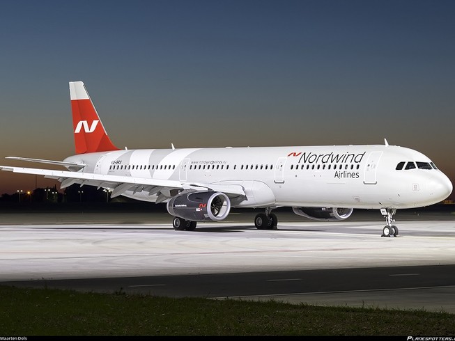 Chiếc máy bay Airbus A321-200 có số đuôi VQ-BRS của hãng hàng không Nordwind Airlines hạ cánh khẩn cấp ở TP Antalya của Thổ Nhĩ Kỳ. Ảnh: JETTRAK
