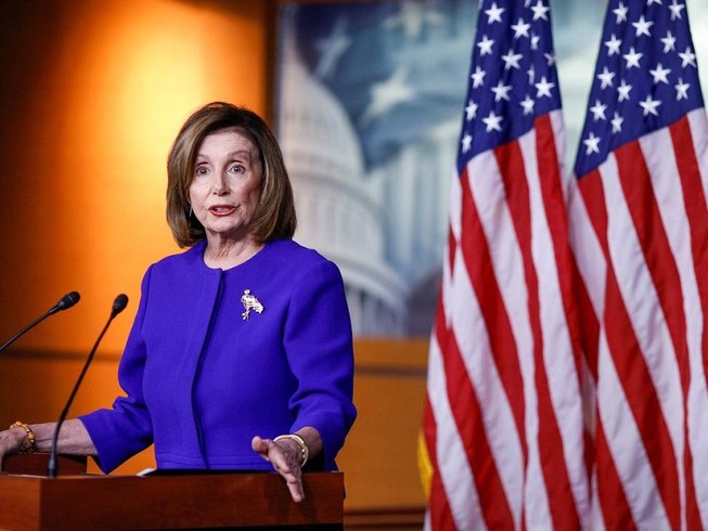 Chủ tịch Hạ viện Nancy Pelosi cảnh báo đảng Cộng hòa phải "trả giá" nếu đi ngược lại mong muốn của đa số người dân Mỹ. Ảnh: REUTERS