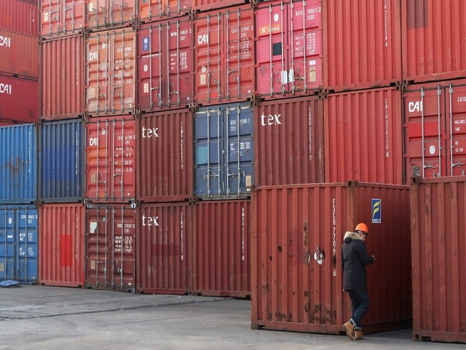 Trung Quốc sẽ nhập khẩu thêm số lượng lớn hàng hóa từ Mỹ. Ảnh: REUTERS