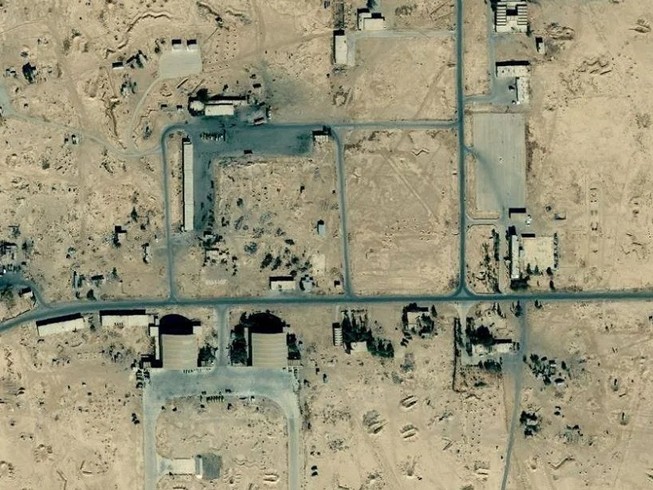 Căn cứ không quân T4 của Syria bị tên lửa, nghi của Israel, tấn công ngày 14-1. Ảnh: THESUN