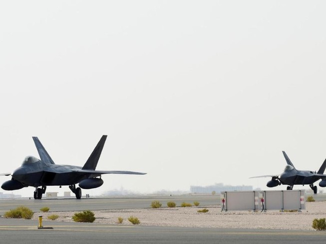 Máy bay tàng hình Mỹ F-22 Raptors được điều đến Trung Đông hồi tháng 6-2019. Ảnh: KHÔNG QUÂN MỸ