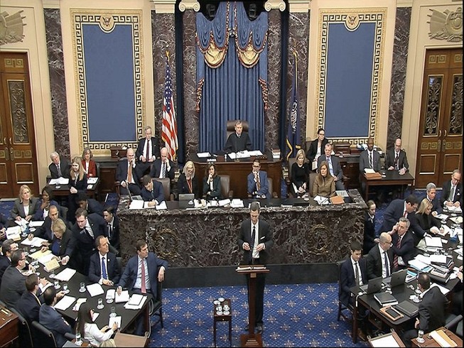 Các luật sư biện hộ cho Tổng thống Trump trình bày trong phiên tòa luận tội hôm 25-1. Ảnh: AP