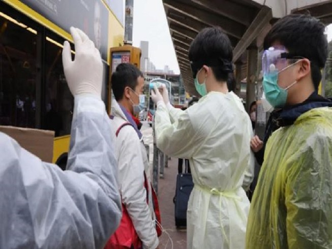 Chuyên gia y tế lo ngại dịch Corona có thể lây lan nhanh tại Hong Kong. Ảnh: SOUTH CHINA MORNING POST