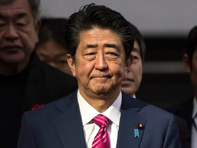 Thủ tướng Nhật Shinzo Abe tuyên bố sẽ vẫn tổ chức Olympic và Paralympic Tokyo 2020 dù có dịch Corona. Ảnh: AP