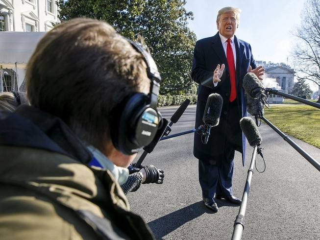 Tổng thống Mỹ Donald Trump cáo buộc ông Adam Schiff đã làm rò rỉ thông tin mật về việc Nga can thiệp bầu cử năm 2020. Ảnh: AP
