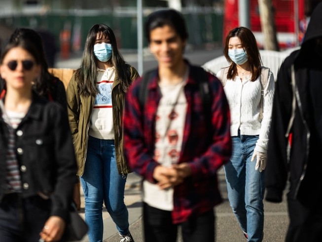 Sinh viên ĐH California, Mỹ (Ảnh chụp ngày 12-3). Ảnh: THE NEW YORK TIMES