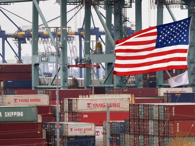 Các container hàng hóa Trung Quốc ở cảng Los Angeles, California, Mỹ. Ảnh: AFP