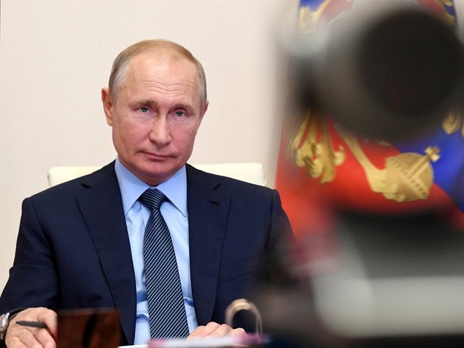Tổng thống Nga Vladimir Putin trả lời phỏng vấn truyền hình Nga ngày 20-6. Ảnh: SPUTNIK