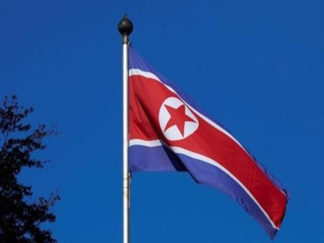Cờ Triều Tiên tại Phái bộ thường trực của nước này ở Geneva. Ảnh: REUTERS