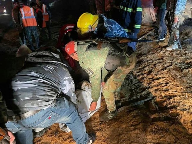 IS nhận trách nhiệm vụ phục kích xe buýt giết 37 binh sĩ Syria