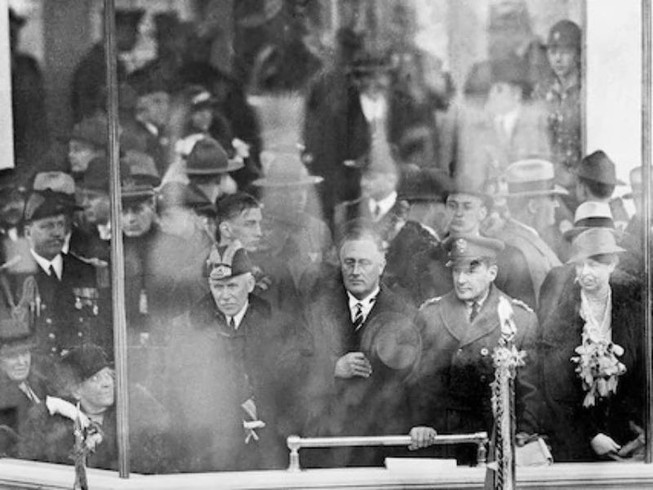 Cựu Tổng thống Mỹ Franklin D. Roosevelt tại lễ duyệt binh khai mạc cho buổi lễ nhậm chức của ông ở thủ đô Washington D.C.