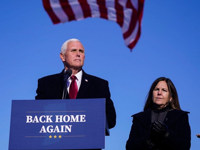 Cựu Phó Tổng thống Mỹ Mike Pence phát biểu ở bang quê nhà Indiana sau khi rời nhiệm sở hôm 20-1. Ảnh; AP