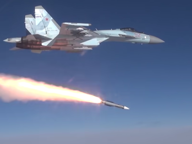 Tiêm kích Su-57 bay diễn tập ở trung tâm thử nghiệm bay thuộc Bộ Quốc phòng Nga đặt tại vùng Akhtubinsk hồi tháng 1-2021. Ảnh: SPUTNIK
