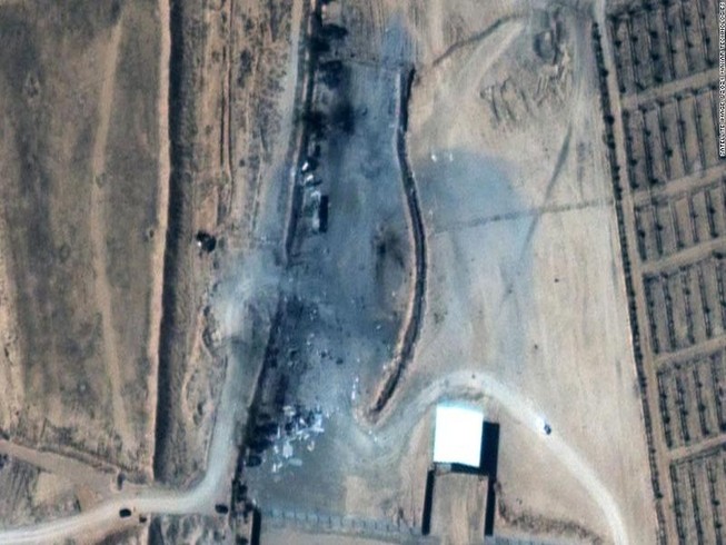 Hình ảnh cơ sở dân quân gần biên giới Syria-Iraq sau khi bị tấn công.