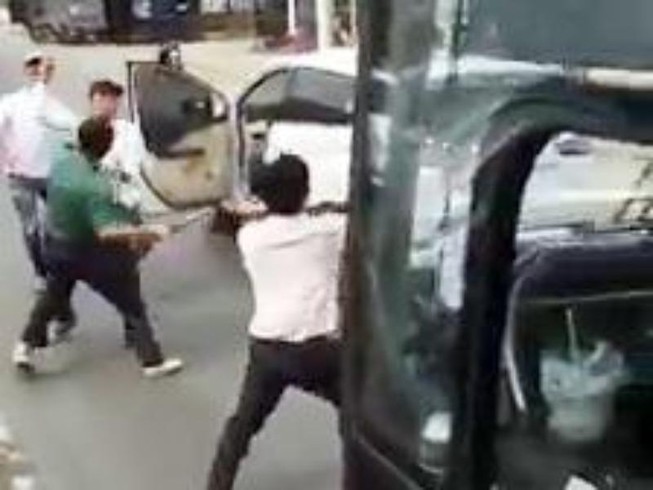 Va chạm giao thông, chém tài xế bị thương