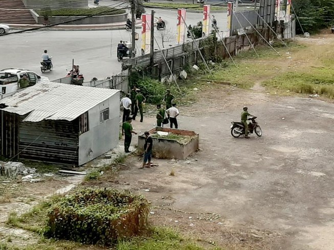 Sóc Trăng: Một thi thể đang phân hủy ở bến xe cũ