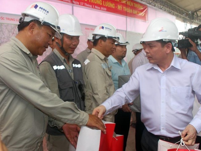 Đề xuất mở bến phà BOT để cứu nguy kẹt xe cầu Rạch Miễu