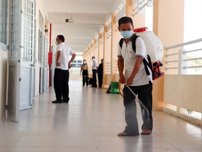 Cần Thơ phun thuốc diệt khuẩn ở trường học, ngừa virus Corona