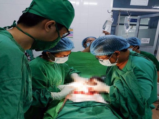 15 phút cứu sống sản phụ mắc bệnh tim kèm hen phế quản