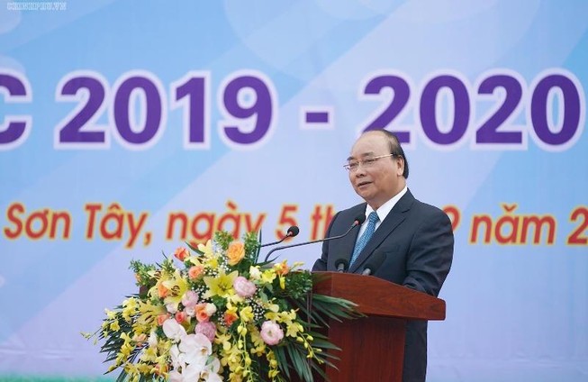 Thủ tướng: Dạy chữ quan trọng, dạy làm người quan trọng hơn