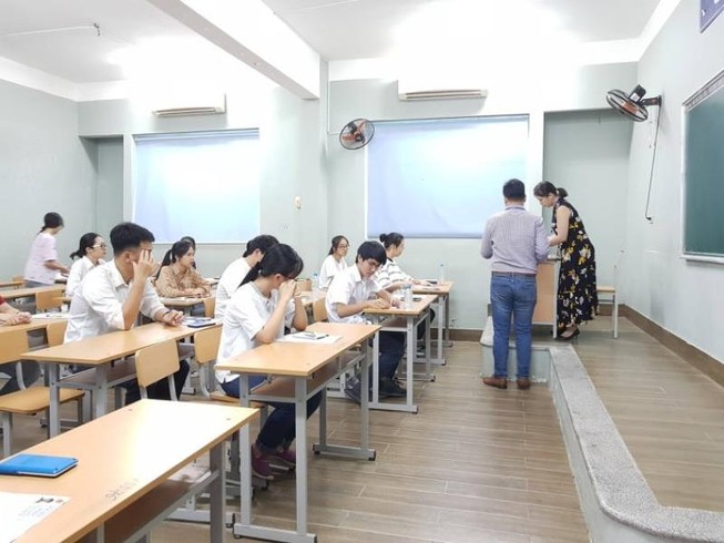 Tuyển dụng đặc cách giáo viên hợp đồng từ 2015 về trước