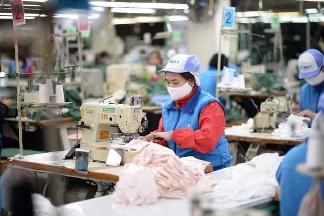 Việt Nam có thể sản xuất 100 triệu khẩu trang/ngày