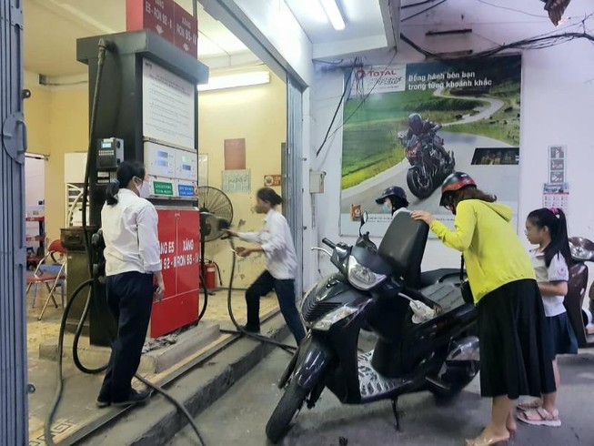 Sợ người nước ngoài 'đi đêm' thâu tóm hệ thống xăng dầu Việt?