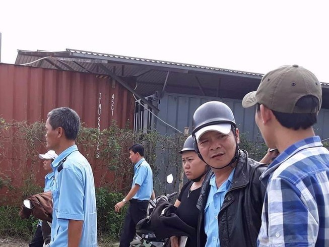 Bị chậm lương, 200 nhân viên xe buýt tập trung phản đối