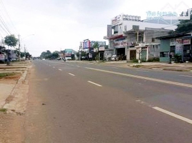 Bị truy đuổi, thanh niên đoạt dao đâm chết bạn nhậu