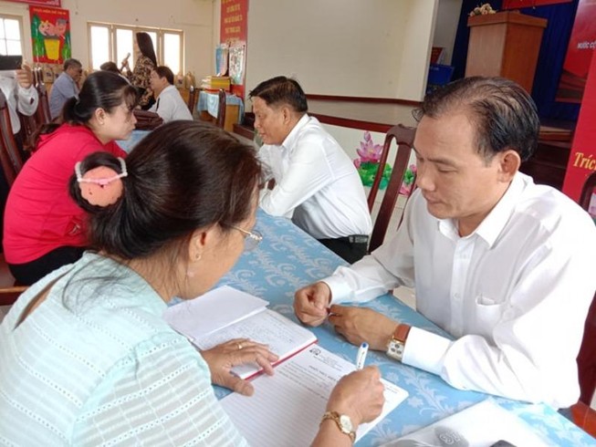 Hàng trăm người dân được tư vấn trong ngày hội pháp luật