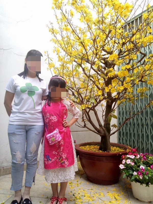 Người mẹ trẻ khắc khoải mong con đoàn viên đón tết