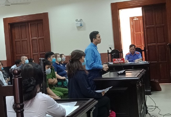 Chuyển phong thư giùm người lạ: 20 năm tù