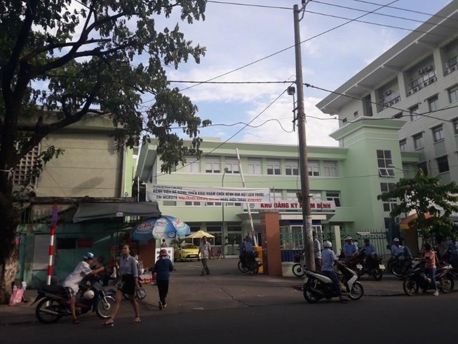 1 người bị đâm gục tại cây ATM