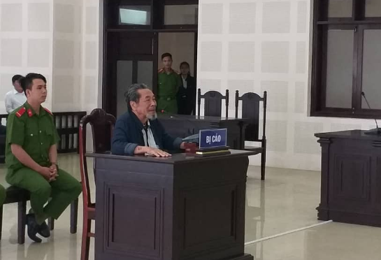 Cụ ông 83 tuổi lãnh án vì giả thông báo của lãnh đạo Đà Nẵng