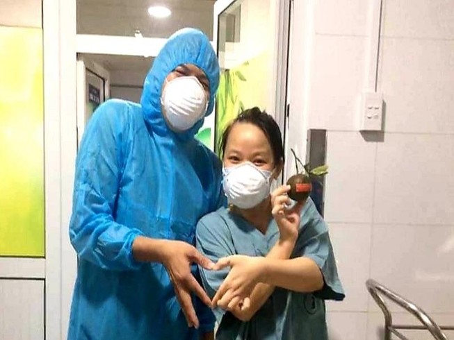 Nhân viên BV Đà Nẵng: Cười nhiều hơn để vượt qua cơn bão dịch