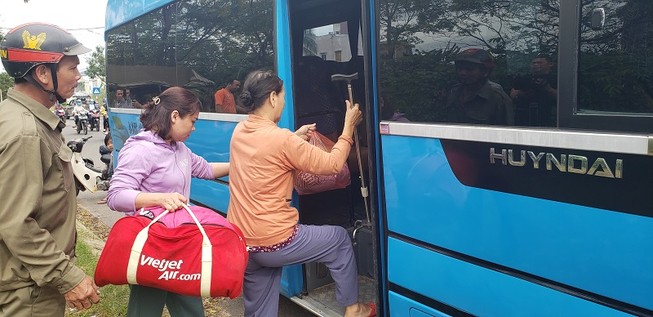 Đà Nẵng cho học sinh nghỉ học để tránh bão số 13