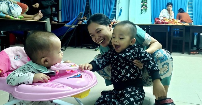 'Ti vi nói bão ni mạnh lắm, đêm nay bà con lại mất ngủ'