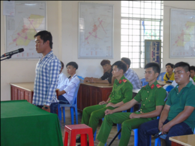 Bị thổi phạt nồng độ cồn, thanh niên đâm trọng thương 2 CSGT