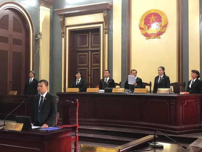 Dùng tài liệu mật tại phiên xử nguyên phó thống đốc thế nào?