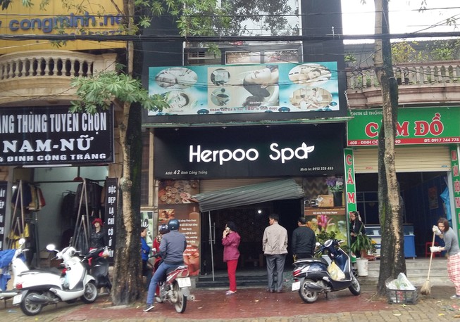 Cứu 6 người mắc kẹt trong vụ cháy nhà 3 tầng