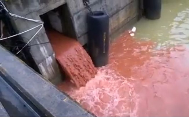 Chưa thể khẳng định video xả nước màu đỏ là ở Formosa